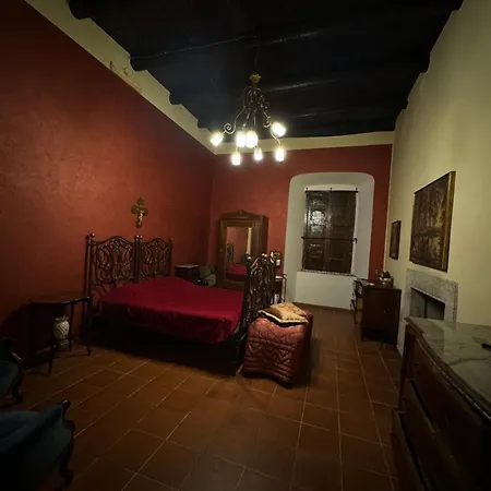 Palazzo Antico, Oda ve Kahvaltı Montemiletto